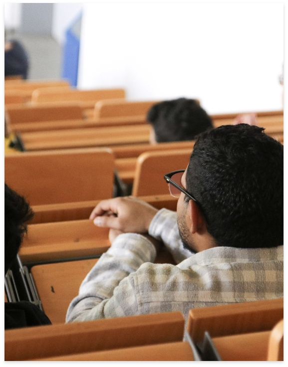 Student, der eine Vorlesung besucht